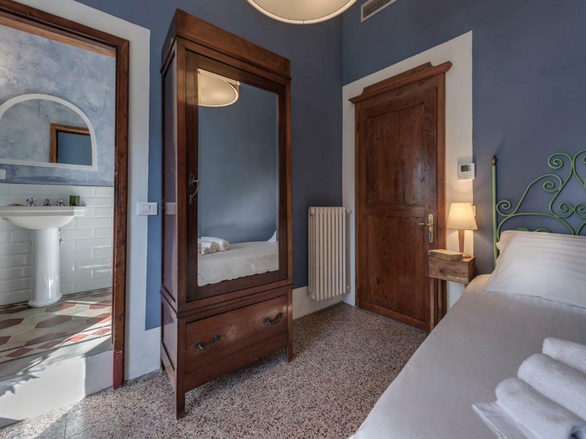 Bed and Breakfast Tenuta Di Capezzana Seano Exterior foto